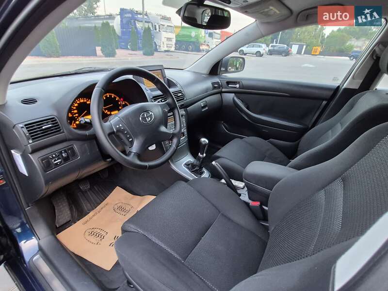 Универсал Toyota Avensis 2003 в Одессе