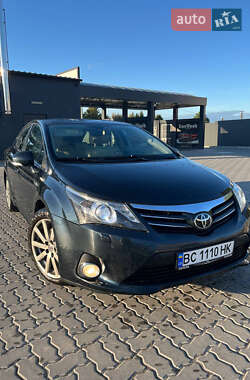 Седан Toyota Avensis 2011 в Николаеве