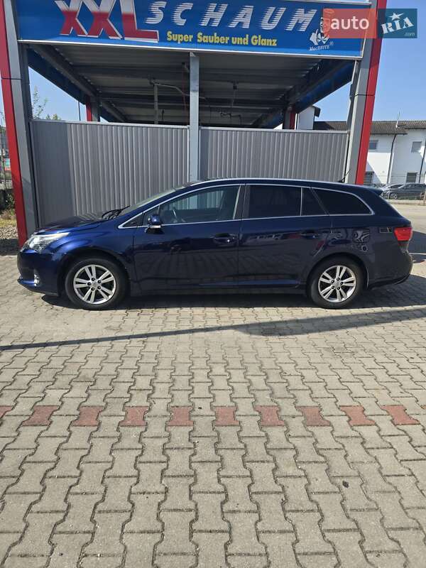 Универсал Toyota Avensis 2012 в Корсуне-Шевченковском