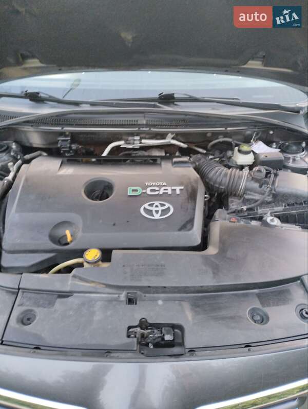 Универсал Toyota Avensis 2008 в Бродецком