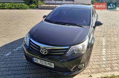 Седан Toyota Avensis 2012 в Павлограде