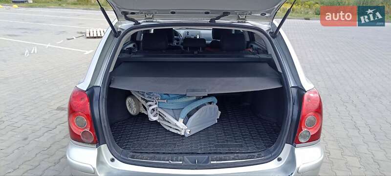 Универсал Toyota Avensis 2006 в Луцке