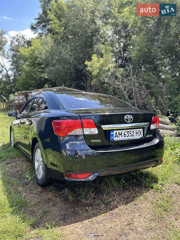 Седан Toyota Avensis 2012 в Андрушевке