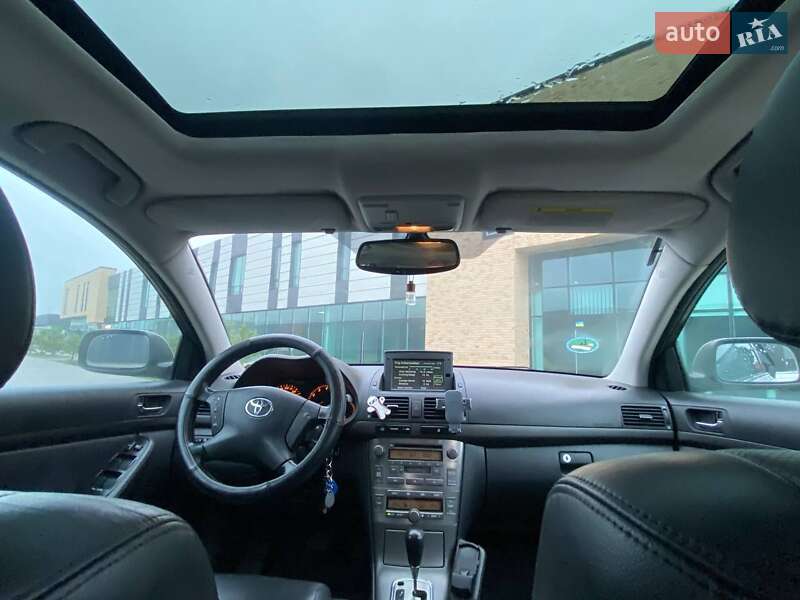 Универсал Toyota Avensis 2004 в Хмельницком