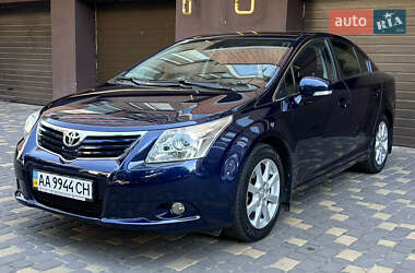 Седан Toyota Avensis 2011 в Виннице
