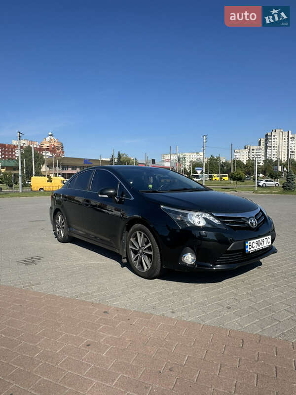 Седан Toyota Avensis 2012 в Львове