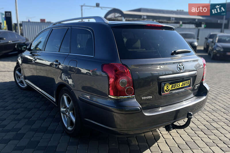 Універсал Toyota Avensis 2006 в Мукачевому