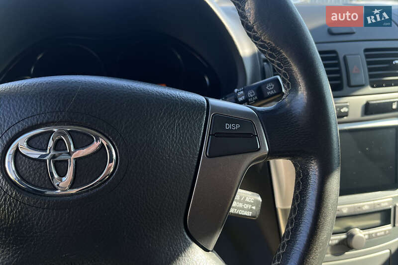 Універсал Toyota Avensis 2006 в Мукачевому