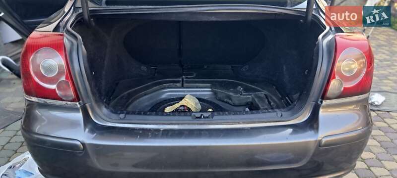 Седан Toyota Avensis 2007 в Хоросткові