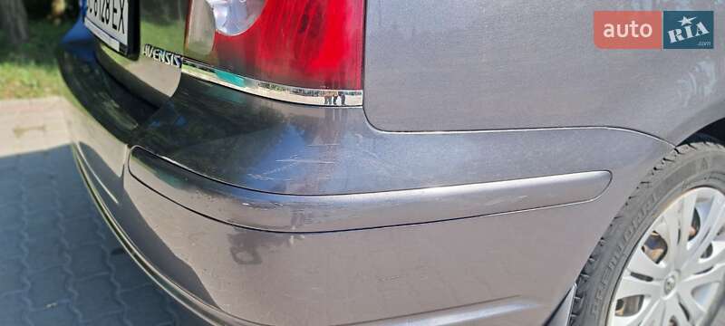 Седан Toyota Avensis 2007 в Хоросткові