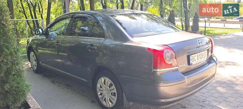 Седан Toyota Avensis 2007 в Хоросткові