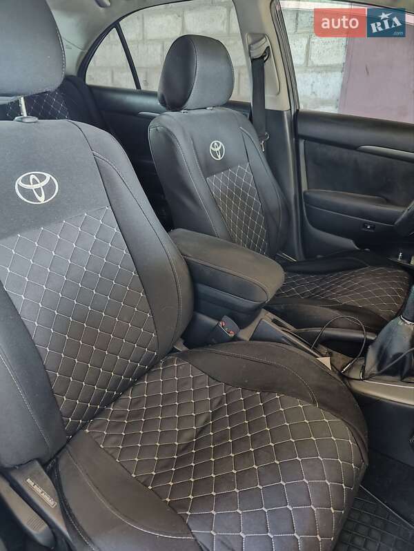 Седан Toyota Avensis 2007 в Краматорске