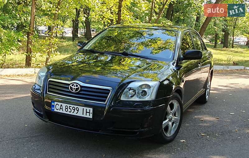 Седан Toyota Avensis 2004 в Черкассах