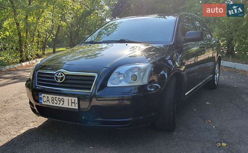 Седан Toyota Avensis 2004 в Черкассах