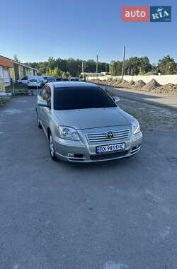 Седан Toyota Avensis 2004 в Шепетівці