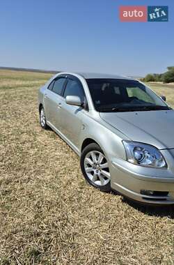 Ліфтбек Toyota Avensis 2003 в Вигоді
