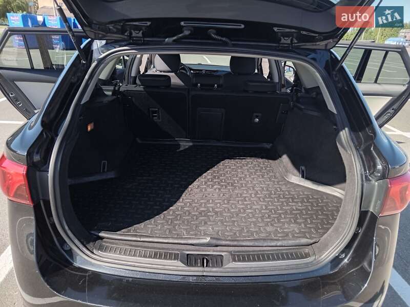 Універсал Toyota Avensis 2015 в Кам'янець-Подільському