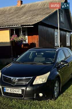 Універсал Toyota Avensis 2009 в Житомирі