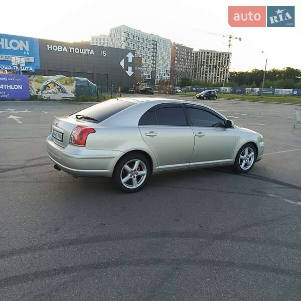 Лифтбек Toyota Avensis 2006 в Киеве