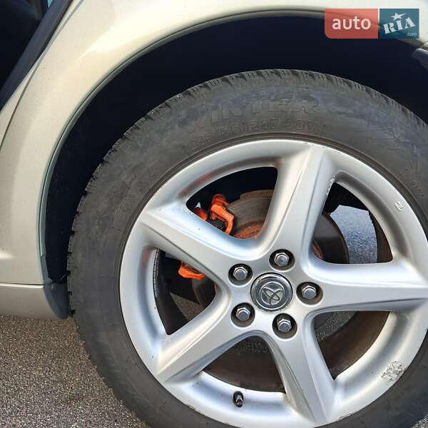 Лифтбек Toyota Avensis 2006 в Киеве