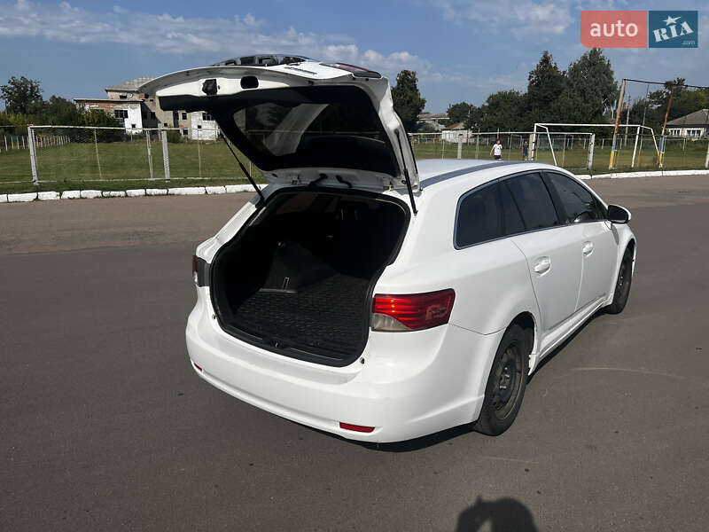 Универсал Toyota Avensis 2012 в Прилуках