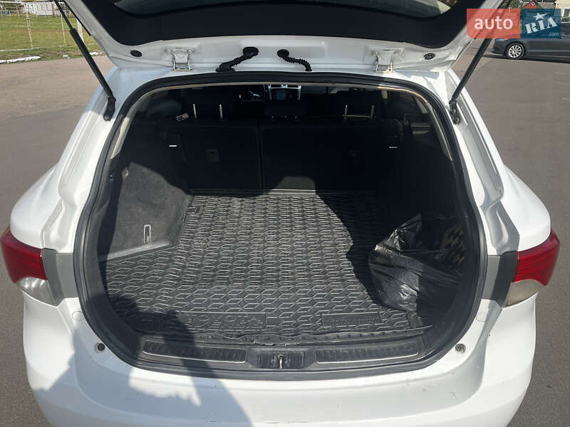 Универсал Toyota Avensis 2012 в Прилуках