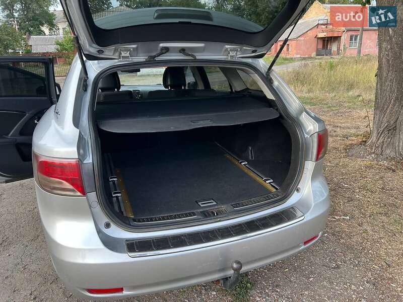 Универсал Toyota Avensis 2008 в Гайвороне