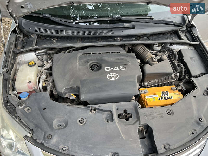 Универсал Toyota Avensis 2008 в Гайвороне