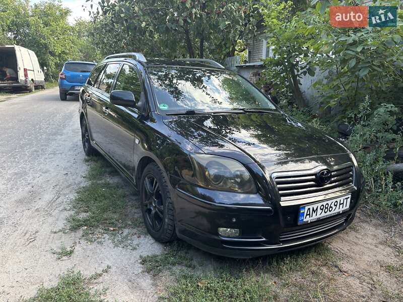 Универсал Toyota Avensis 2005 в Изюме