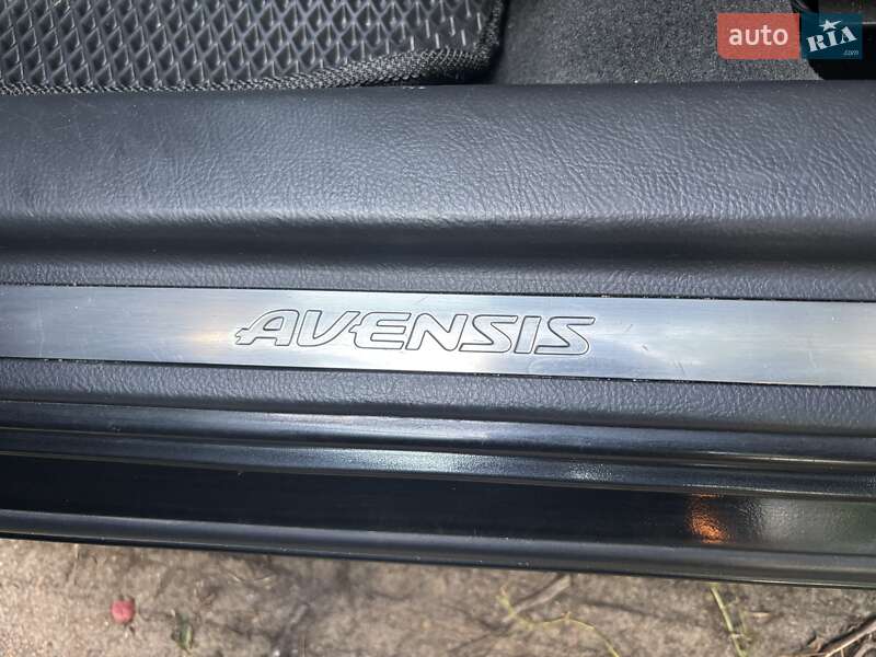 Универсал Toyota Avensis 2005 в Изюме