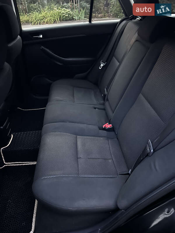 Універсал Toyota Avensis 2005 в Івано-Франківську