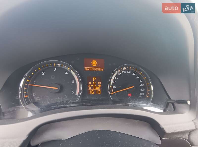 Универсал Toyota Avensis 2011 в Хмельницком