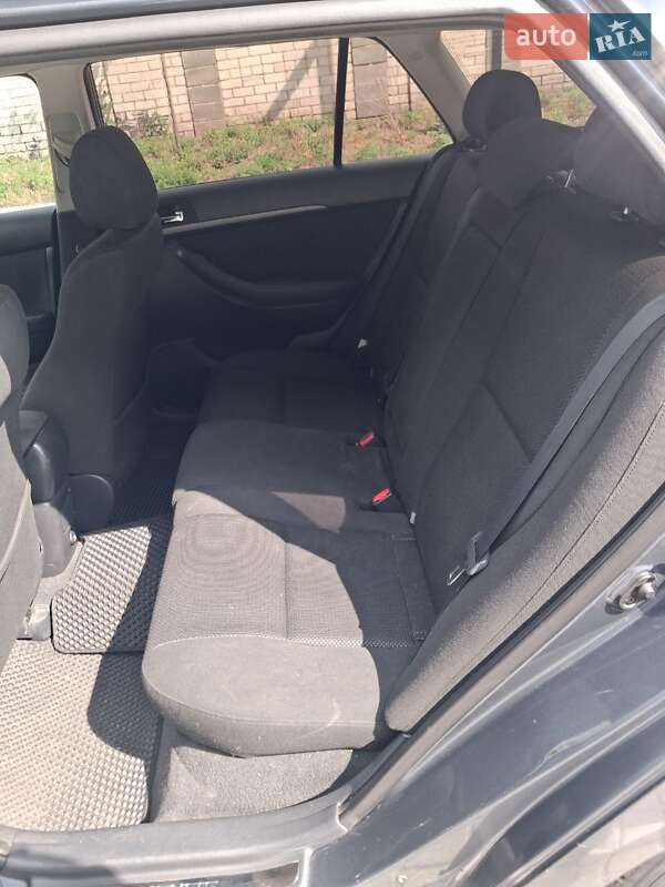 Универсал Toyota Avensis 2005 в Черкассах