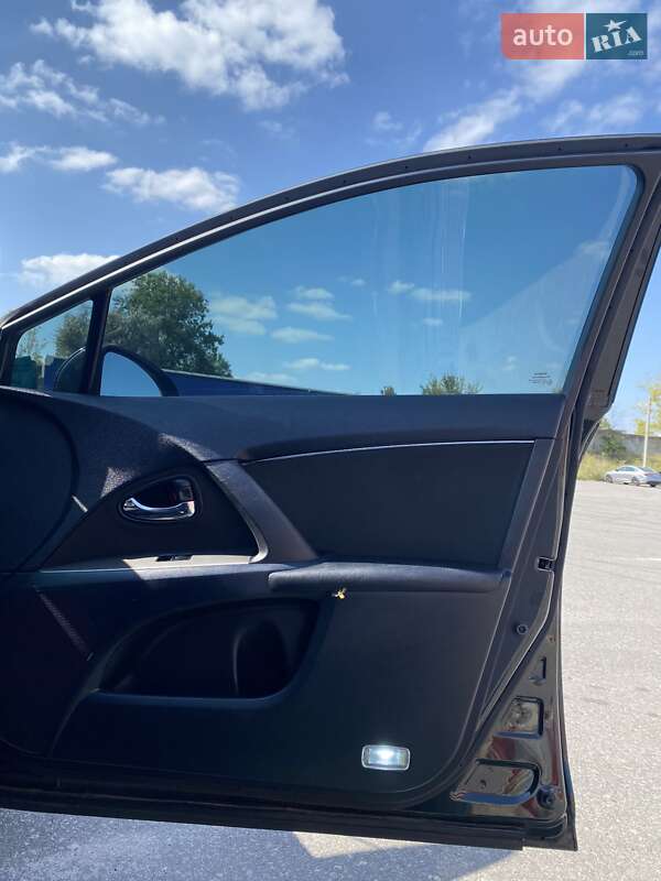 Универсал Toyota Avensis 2010 в Харькове