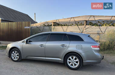 Універсал Toyota Avensis 2010 в Ізмаїлі