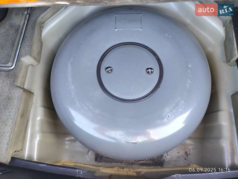 Седан Toyota Avensis 2010 в Львове