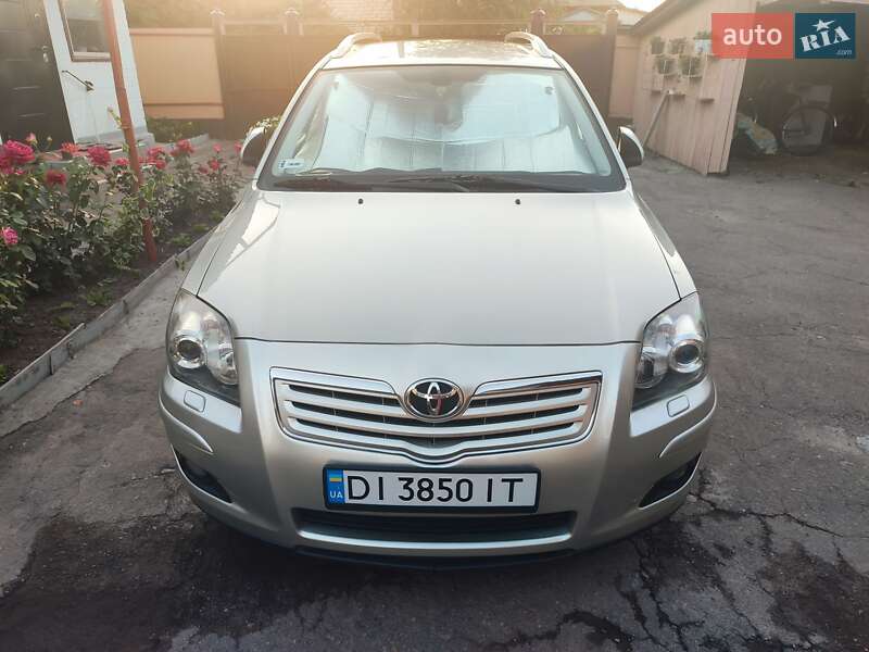 Универсал Toyota Avensis 2006 в Чернигове