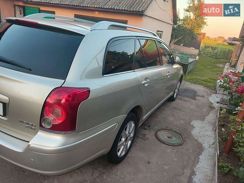Универсал Toyota Avensis 2006 в Чернигове