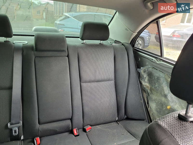 Седан Toyota Avensis 2004 в Шептицькому фото 14 Седан Toyota Avensis 2004 в Шептицькому