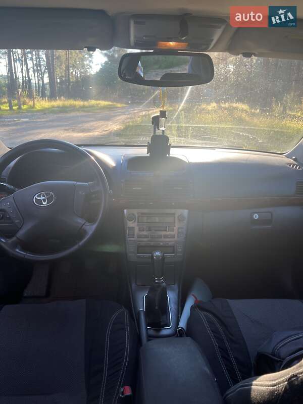 Универсал Toyota Avensis 2005 в Чернигове