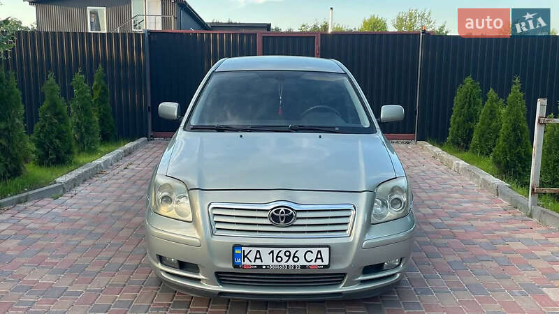 Ліфтбек Toyota Avensis 2005 в Києві