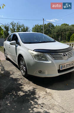 Седан Toyota Avensis 2011 в Гайвороне
