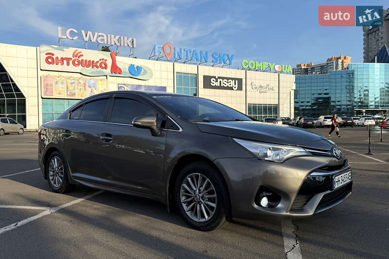 Седан Toyota Avensis 2016 в Одессе