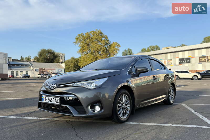 Седан Toyota Avensis 2016 в Одессе