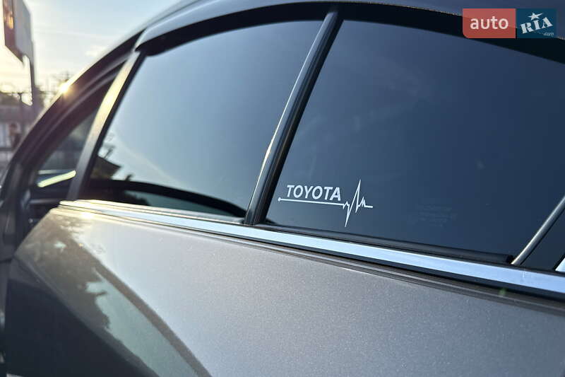 Седан Toyota Avensis 2016 в Одессе