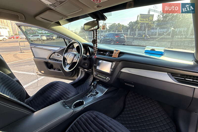 Седан Toyota Avensis 2016 в Одессе