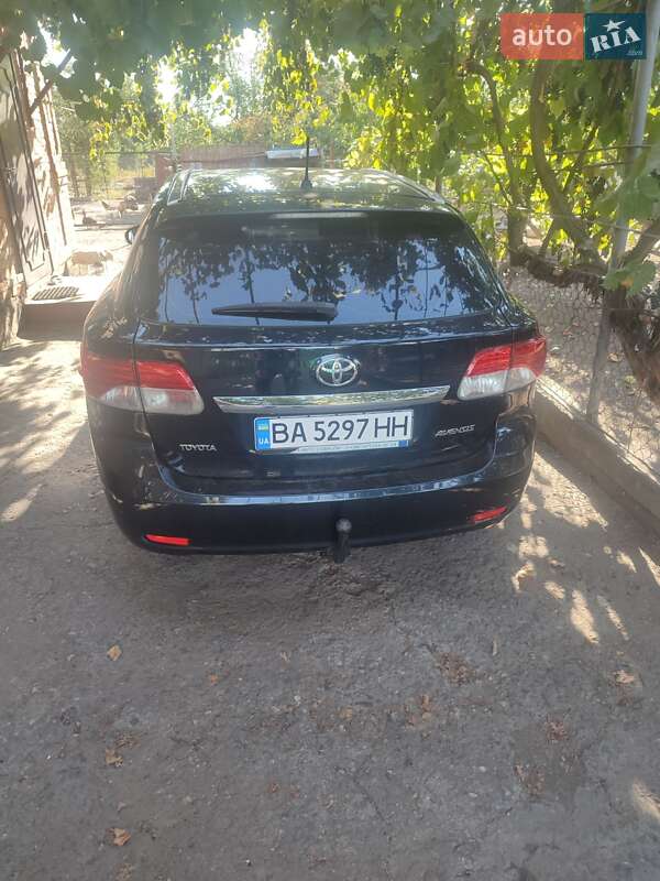 Универсал Toyota Avensis 2012 в Кропивницком