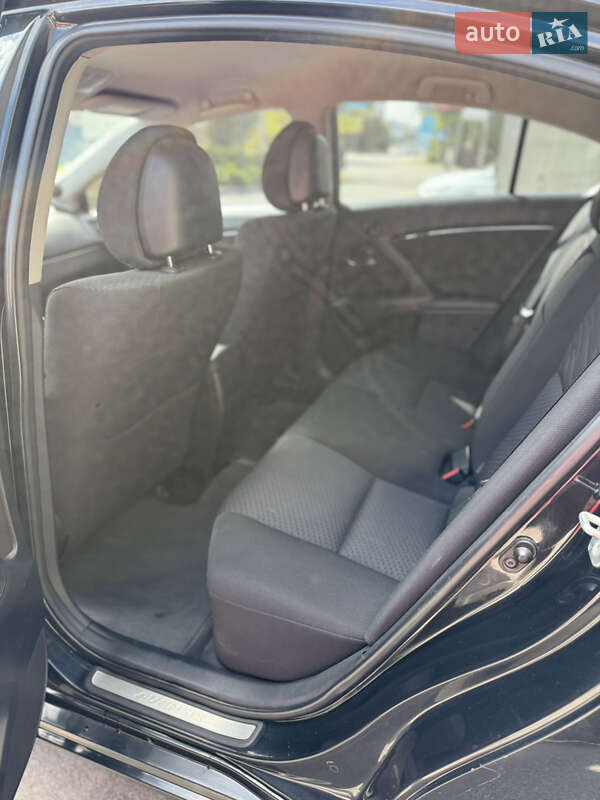 Седан Toyota Avensis 2008 в Киеве