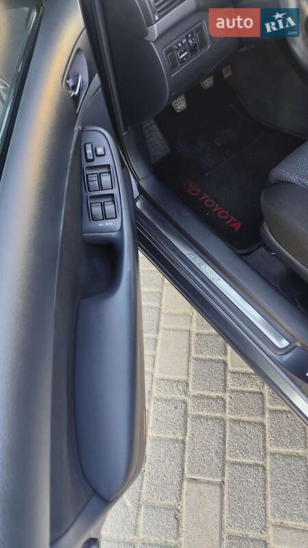 Седан Toyota Avensis 2007 в Южном