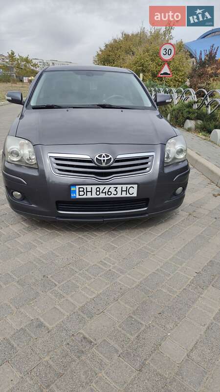Седан Toyota Avensis 2007 в Южном